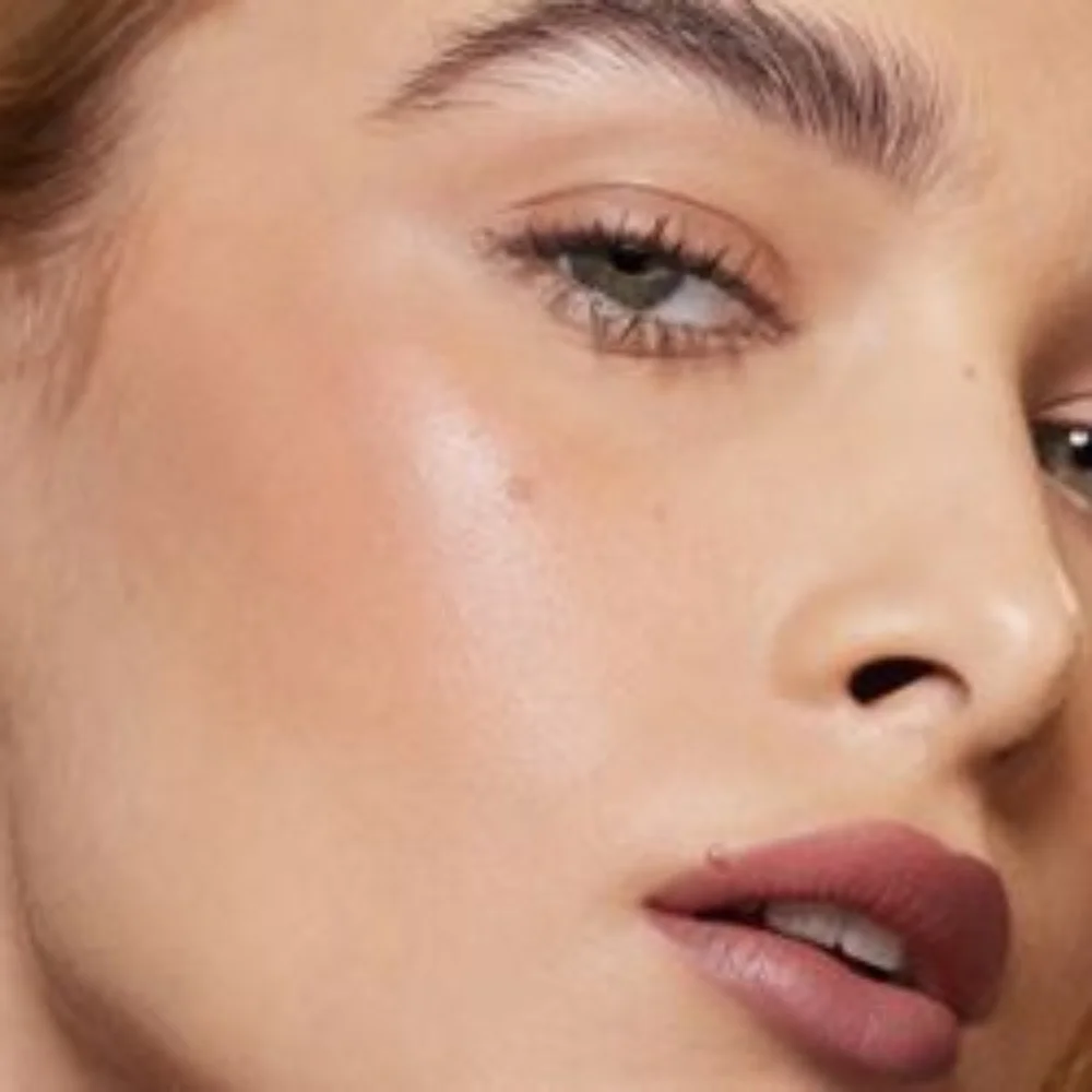 Huda Beauty Berry Kiss Creamy Lip and Cheek Stain